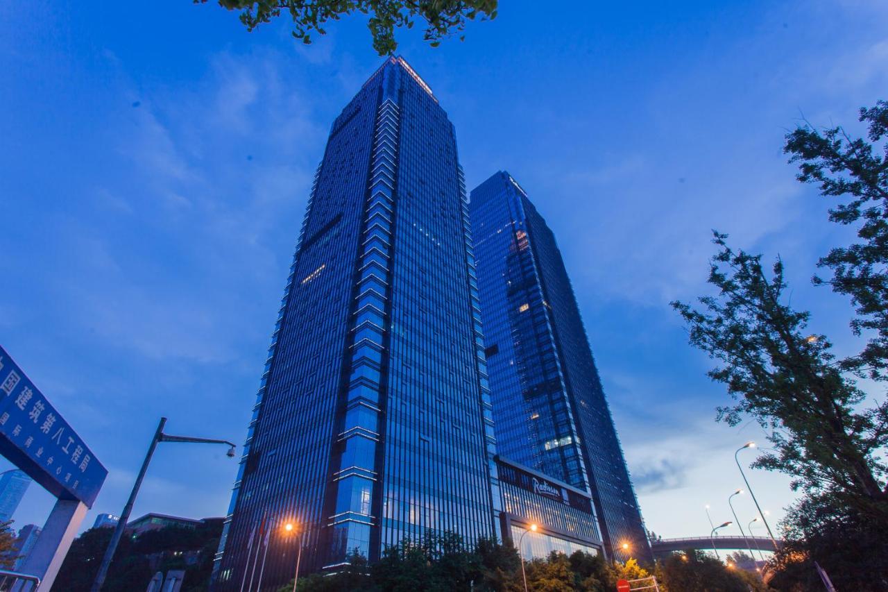 Radisson Blu Plaza Chongqing - Free 2 Bottle Of Local Beer Per Room During Stay Ngoại thất bức ảnh