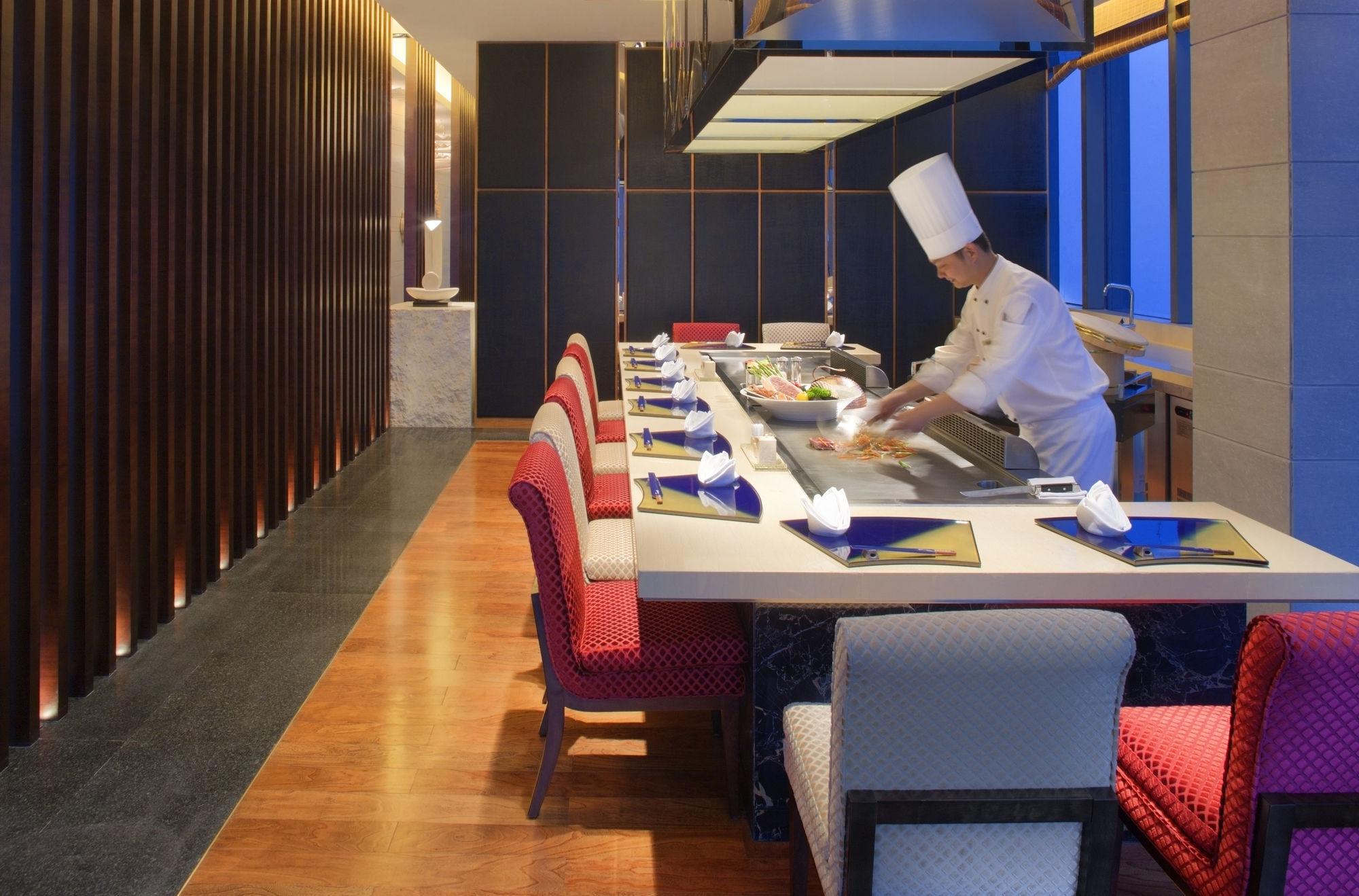Radisson Blu Plaza Chongqing - Free 2 Bottle Of Local Beer Per Room During Stay Ngoại thất bức ảnh