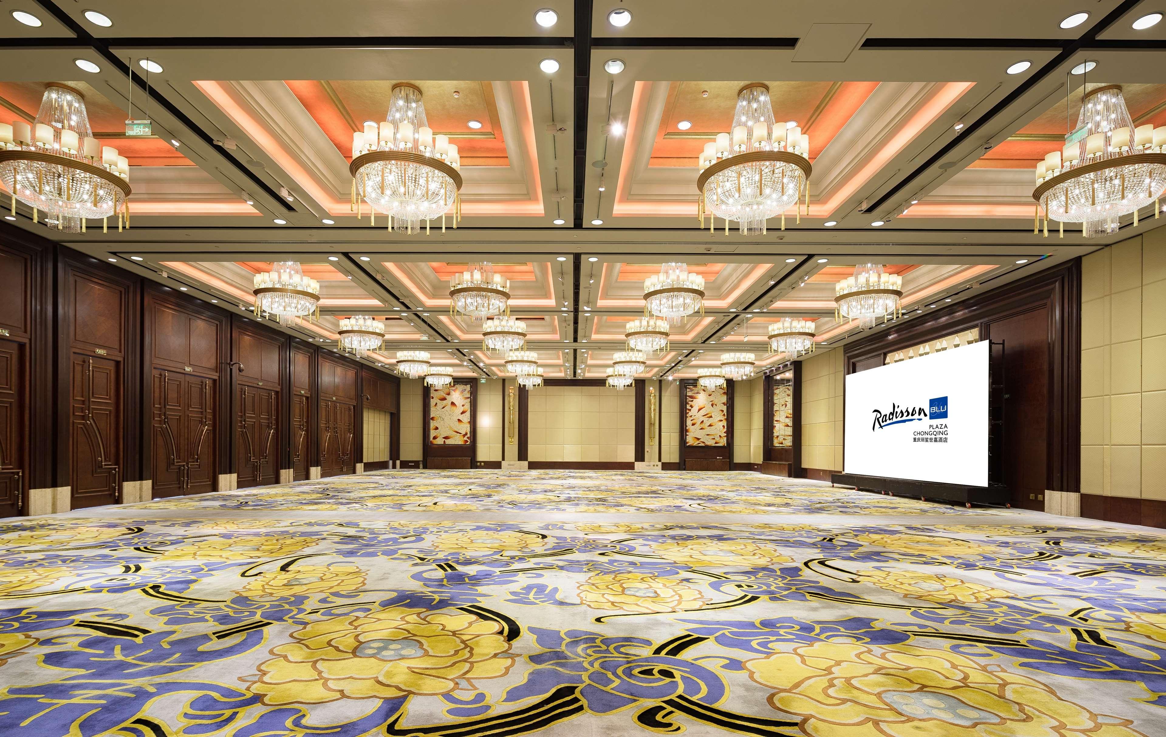 Radisson Blu Plaza Chongqing - Free 2 Bottle Of Local Beer Per Room During Stay Ngoại thất bức ảnh
