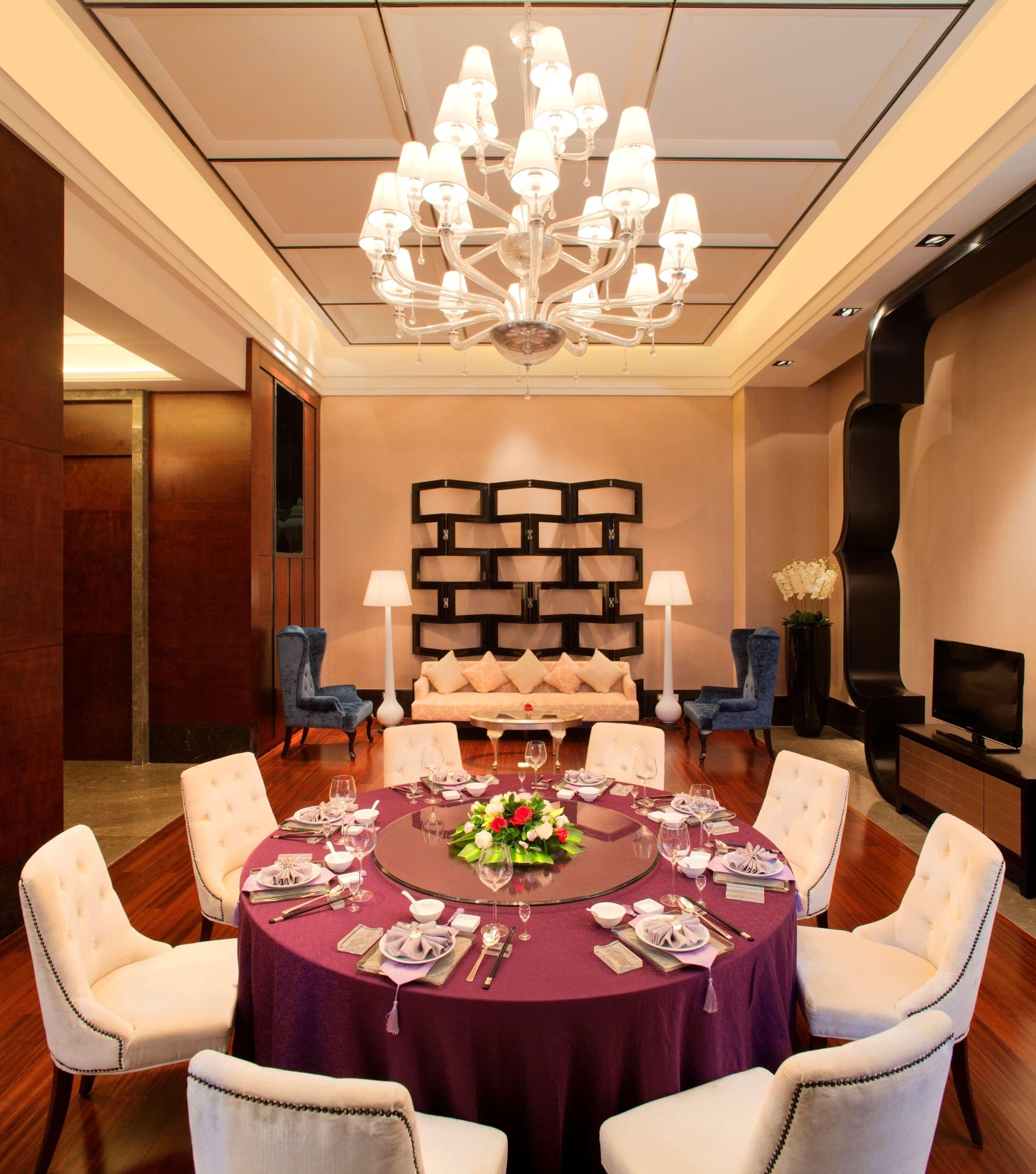 Radisson Blu Plaza Chongqing - Free 2 Bottle Of Local Beer Per Room During Stay Ngoại thất bức ảnh