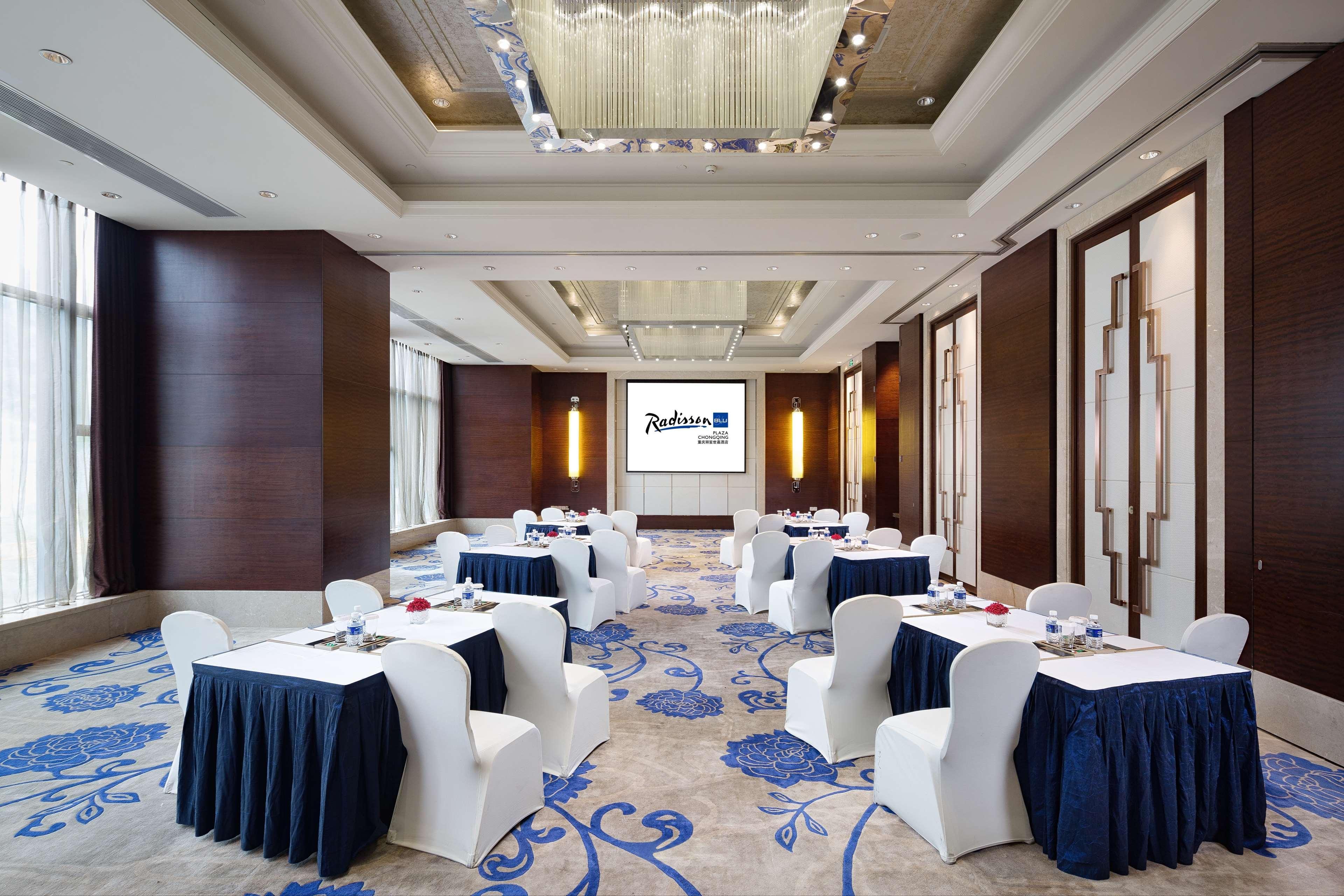 Radisson Blu Plaza Chongqing - Free 2 Bottle Of Local Beer Per Room During Stay Ngoại thất bức ảnh