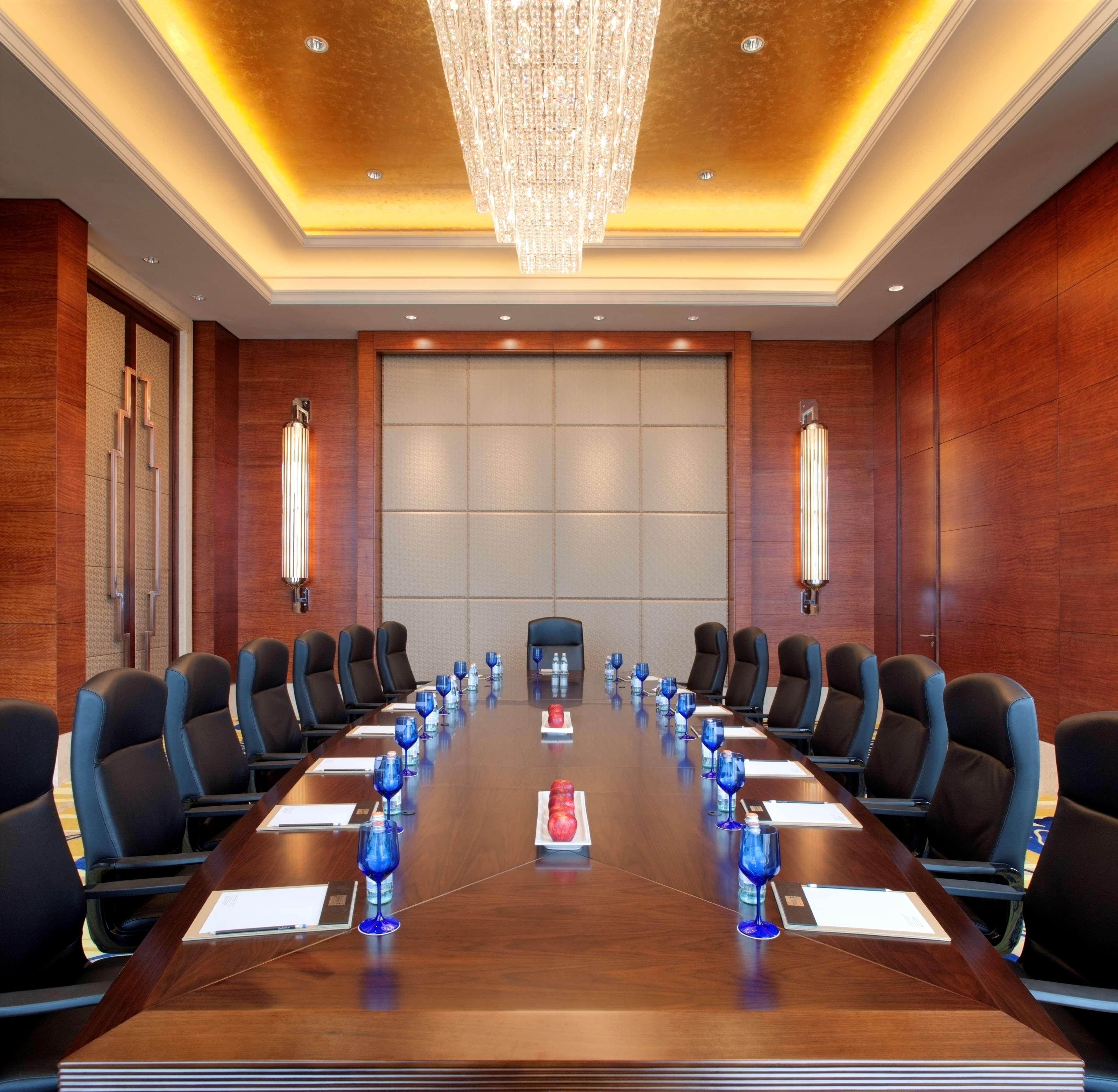 Radisson Blu Plaza Chongqing - Free 2 Bottle Of Local Beer Per Room During Stay Ngoại thất bức ảnh