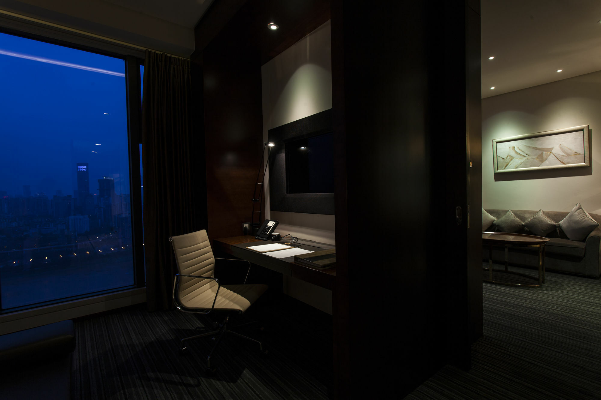 Radisson Blu Plaza Chongqing - Free 2 Bottle Of Local Beer Per Room During Stay Ngoại thất bức ảnh